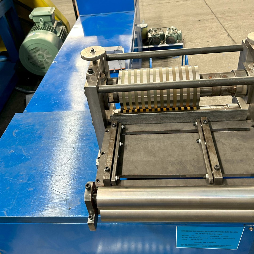 Galvanized steel cutting machine detail Galvanized steel cutting machine detail